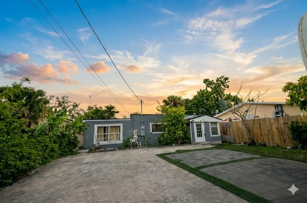 2686 Summit Boulevard West Palm Beach FL 33406