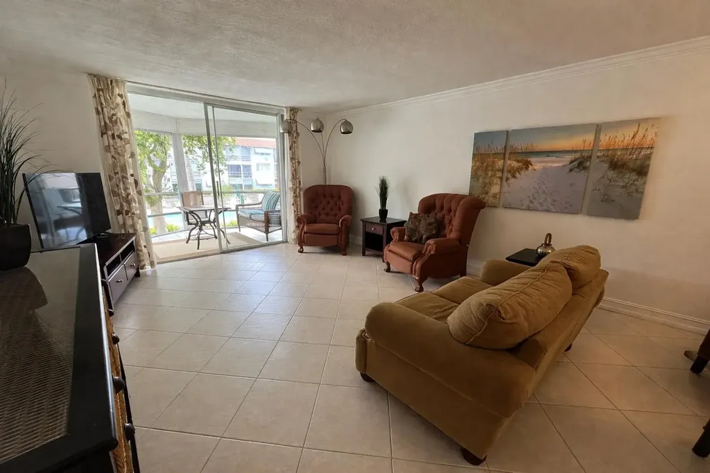 400 SE 10th Street Deerfield Beach FL 33441