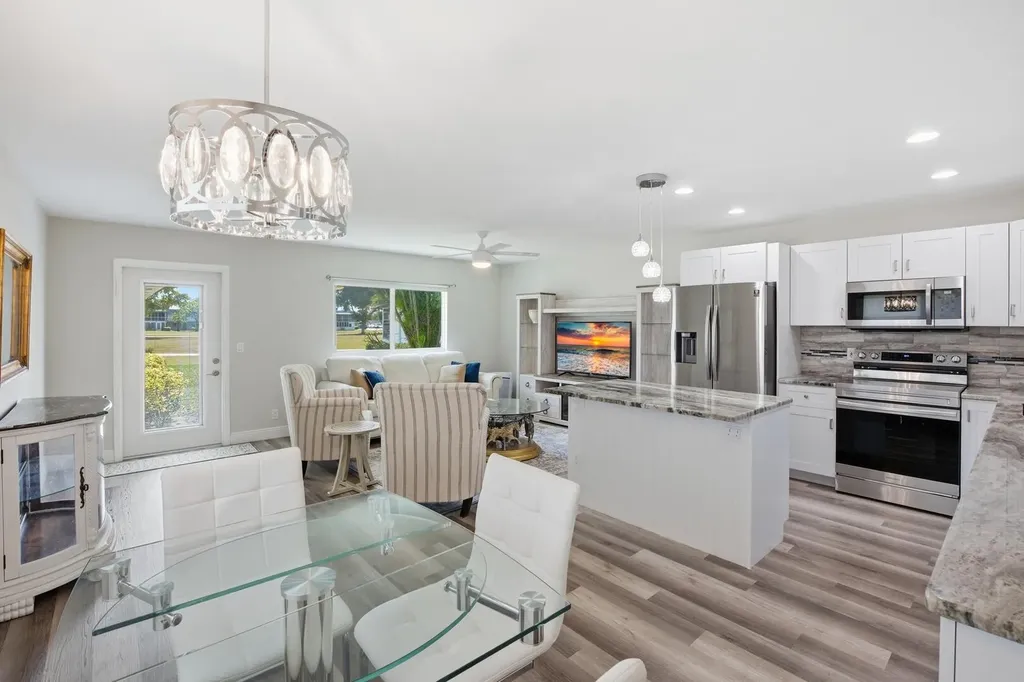 135 Waterford Way Delray Beach FL 33446