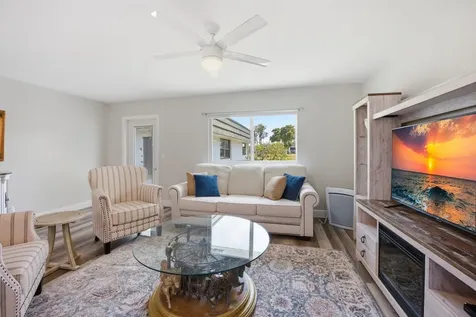 135 Waterford Way Delray Beach FL 33446