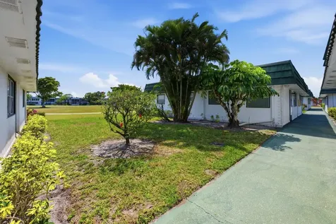 135 Waterford Way Delray Beach FL 33446