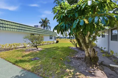 135 Waterford Way Delray Beach FL 33446