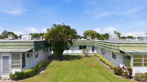135 Waterford Way Delray Beach FL 33446