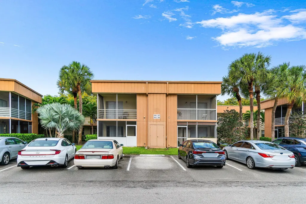 154 Piedmont D Delray Beach FL 33484