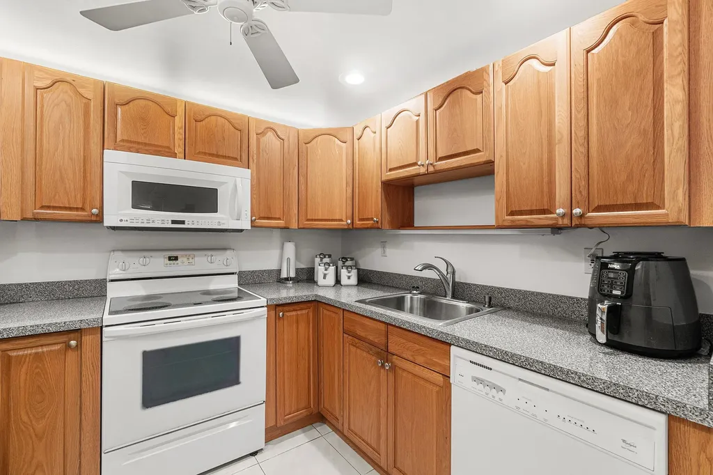 154 Piedmont D Delray Beach FL 33484