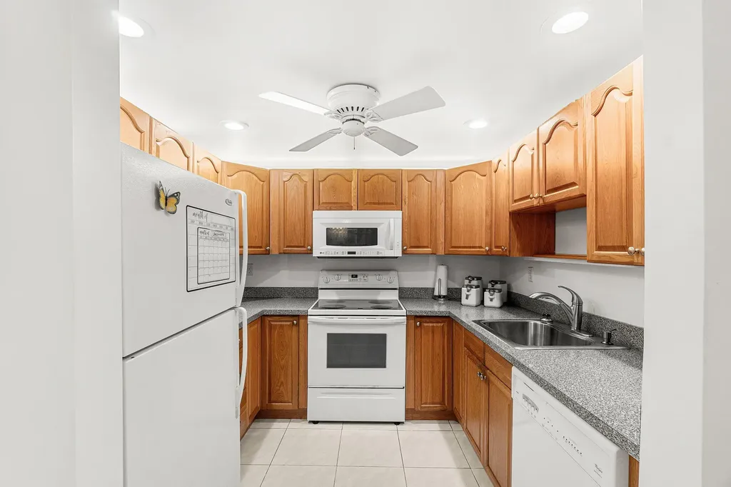 154 Piedmont D Delray Beach FL 33484