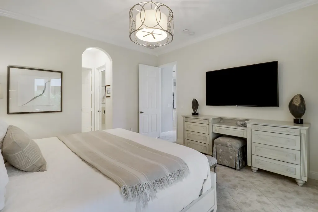 4044 Kingston Lane Palm Beach Gardens FL 33418