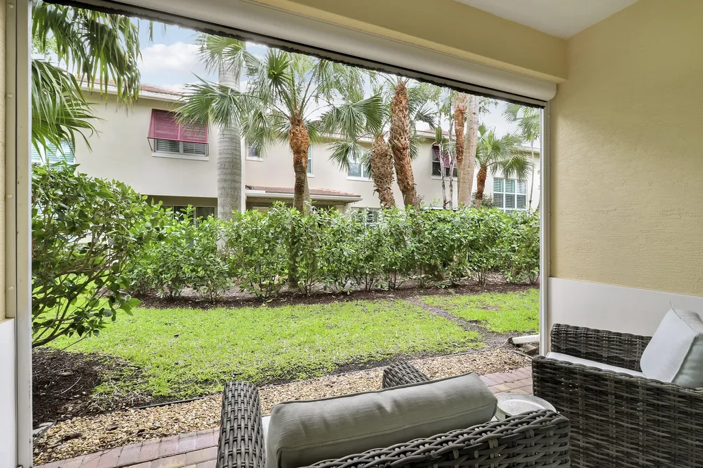 4044 Kingston Lane Palm Beach Gardens FL 33418