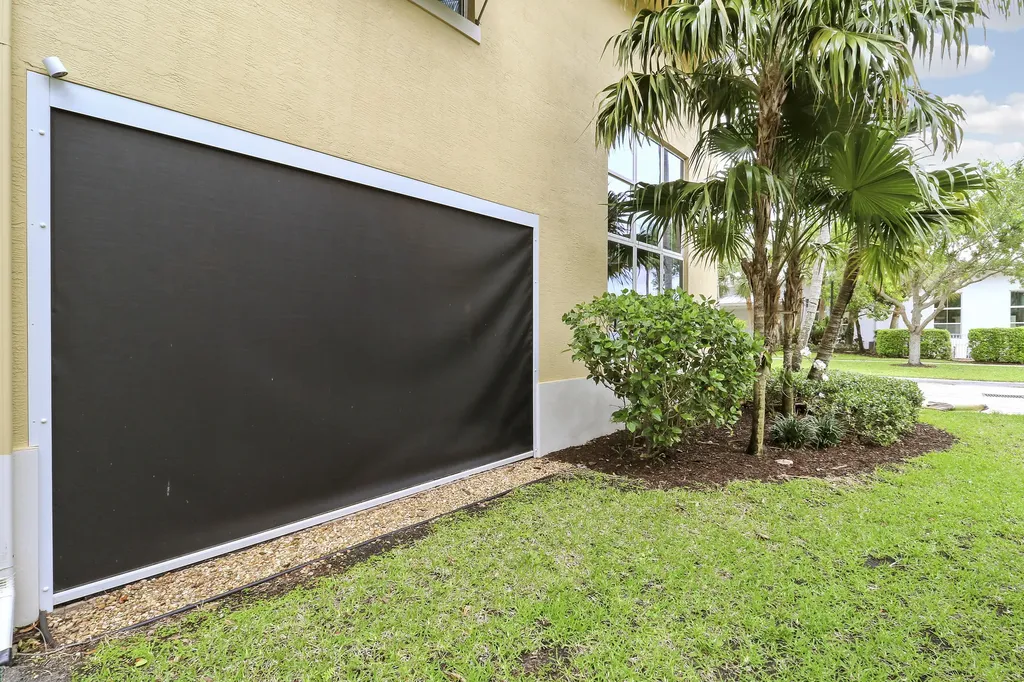 4044 Kingston Lane Palm Beach Gardens FL 33418