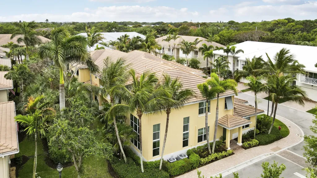 4044 Kingston Lane Palm Beach Gardens FL 33418