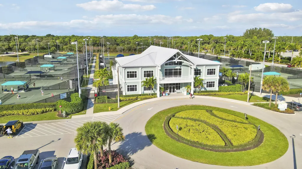 4044 Kingston Lane Palm Beach Gardens FL 33418