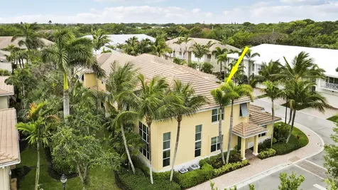4044 Kingston Lane Palm Beach Gardens FL 33418