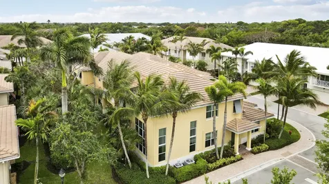 4044 Kingston Lane Palm Beach Gardens FL 33418