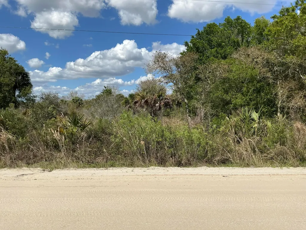 19025 NW 272nd Street Okeechobee FL 34972