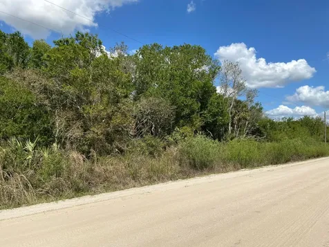 19025 NW 272nd Street Okeechobee FL 34972