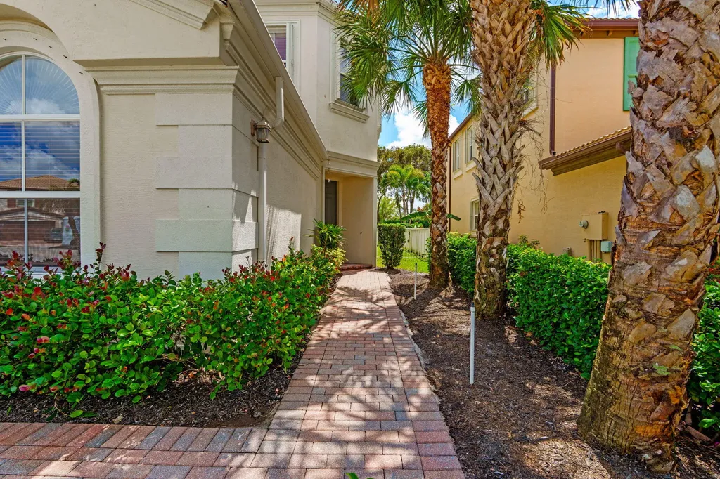 9723 Phipps Lane Wellington FL 33414
