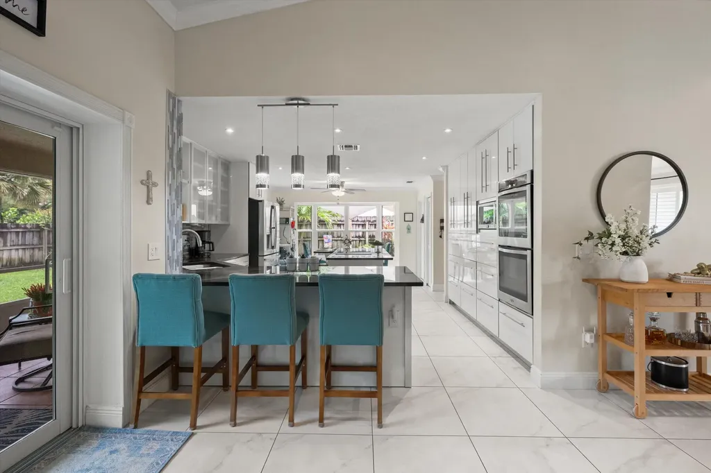 1064 Raintree Lane Wellington FL 33414