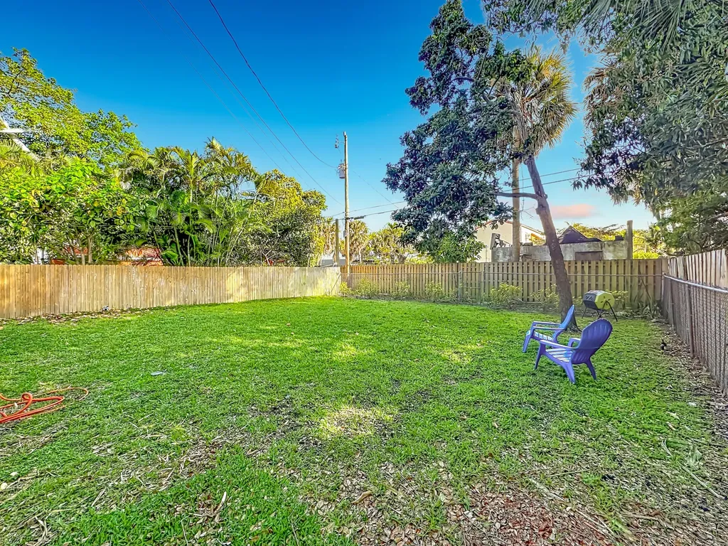 518 Biscayne Drive West Palm Beach FL 33401