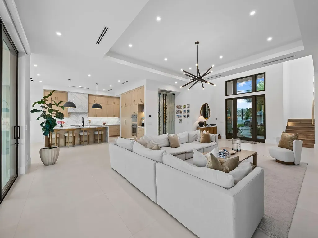 2420 NE 48th Street Lighthouse Point FL 33064