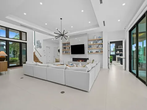 2420 NE 48th Street Lighthouse Point FL 33064