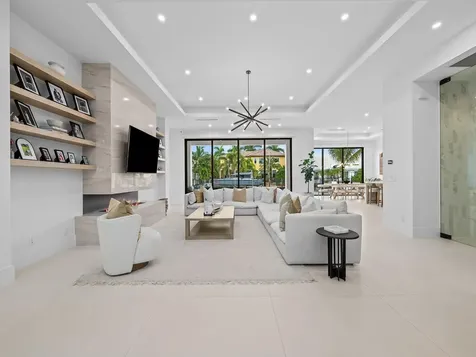 2420 NE 48th Street Lighthouse Point FL 33064