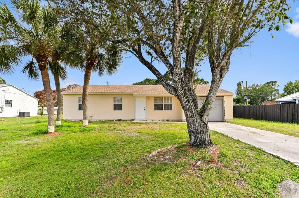2441 SE University Terrace Port St Lucie FL 34952