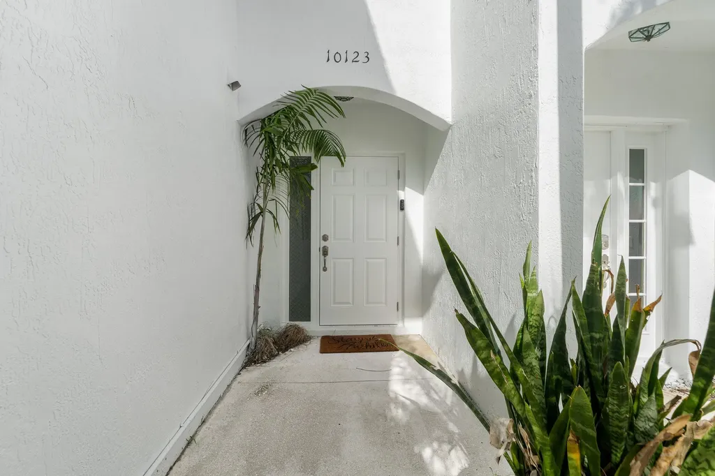 10123 N Military Trail Palm Beach Gardens FL 33410