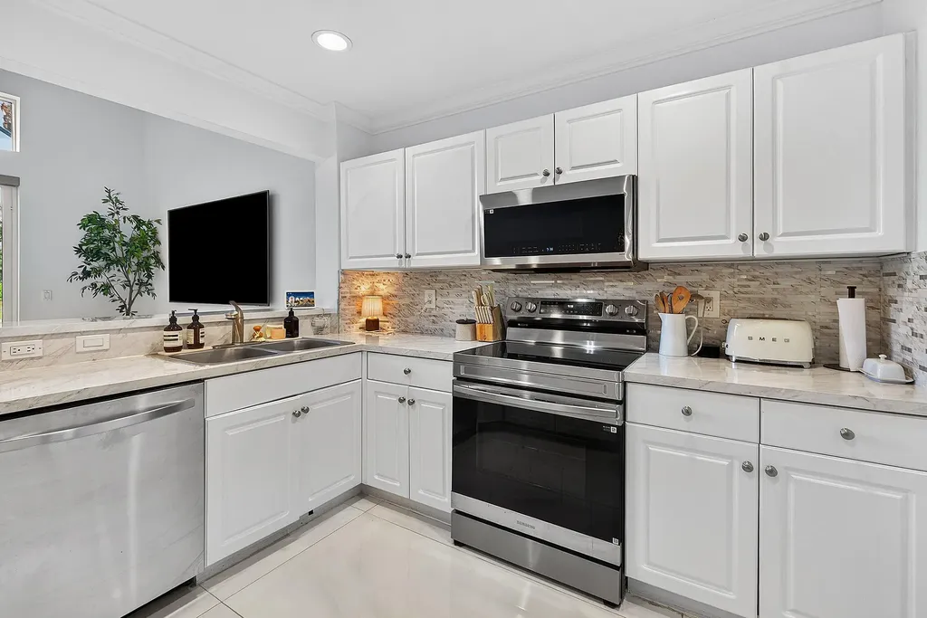 10123 N Military Trail Palm Beach Gardens FL 33410
