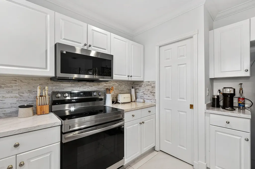 10123 N Military Trail Palm Beach Gardens FL 33410