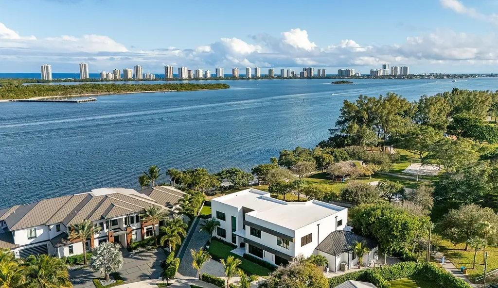 706 Lakeside Circle North Palm Beach FL 33408