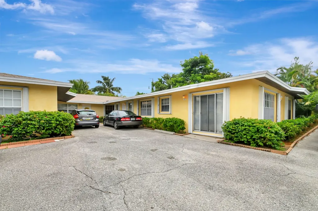 1853 Service Road North Palm Beach FL 33408