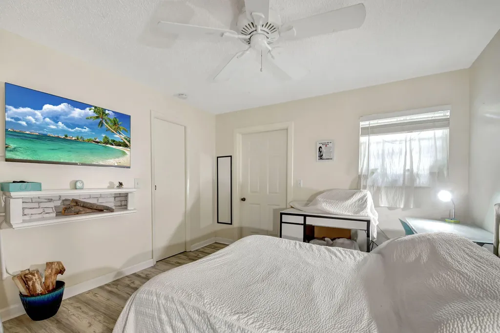 1853 Service Road North Palm Beach FL 33408