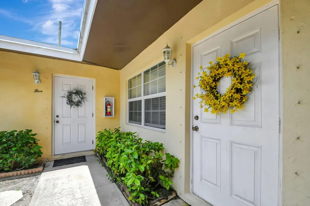 1853 Service Road North Palm Beach FL 33408