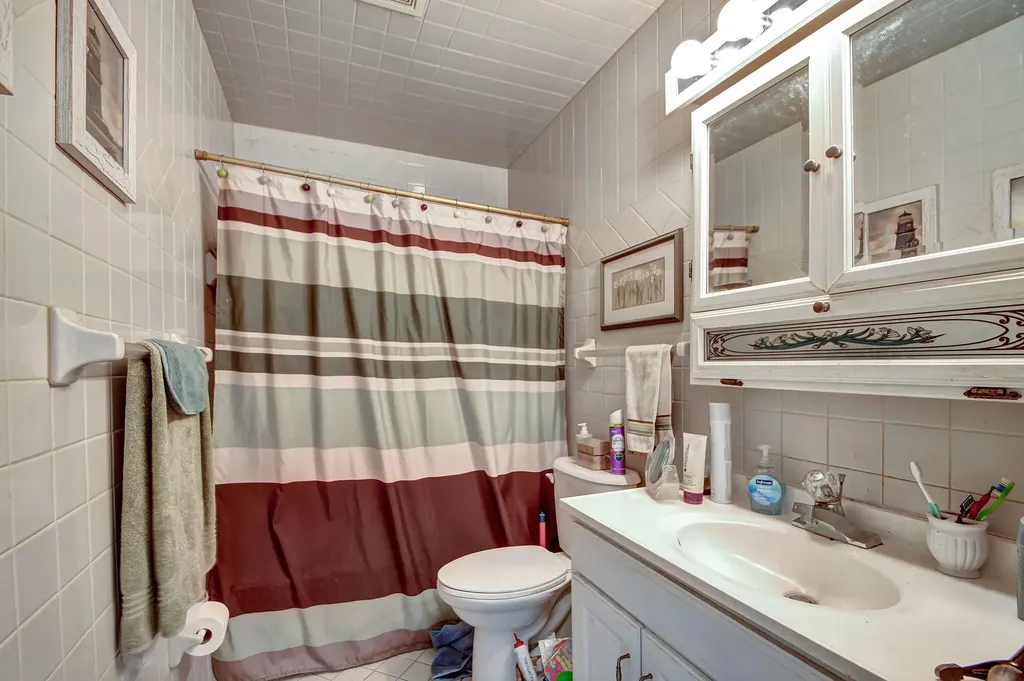 1853 Service Road North Palm Beach FL 33408