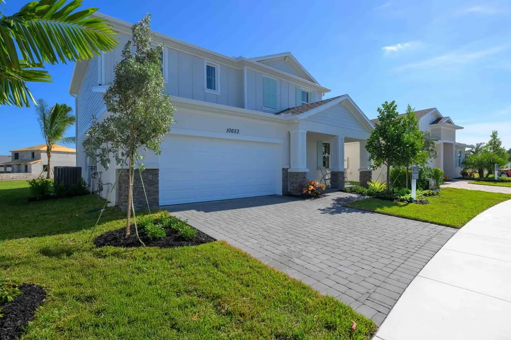 5484 NW Camberly Court Port St Lucie FL 34987