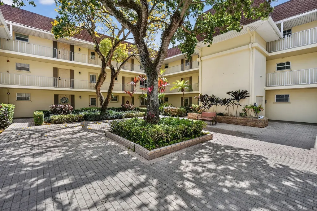 5510 Tamberlane Circle Palm Beach Gardens FL 33418