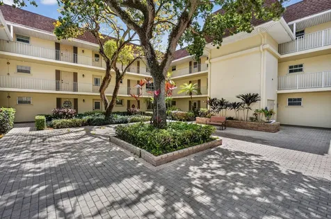 5510 Tamberlane Circle Palm Beach Gardens FL 33418