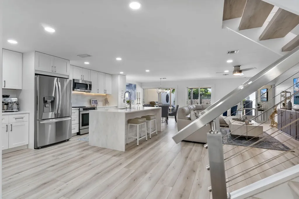 126 Harbor Circle Delray Beach FL 33483
