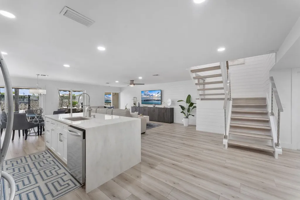 126 Harbor Circle Delray Beach FL 33483