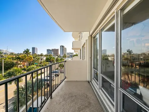 2500 E Las Olas Boulevard Fort Lauderdale FL 33301