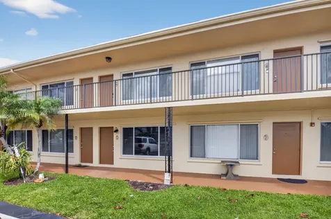 2303 S Federal Highway Boynton Beach FL 33435