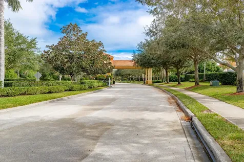 5585 40th Avenue Vero Beach FL 32967