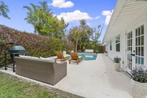1904 NE Avenida Dracaena Jensen Beach FL 34957