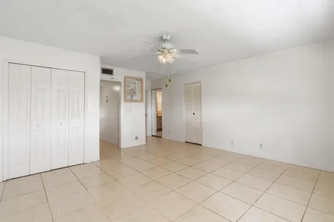 5025 NW 3rd Delray Beach FL 33445