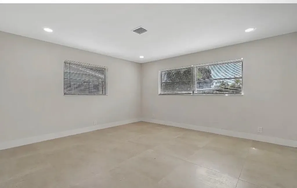 219 SE 13th Street Deerfield Beach FL 33441