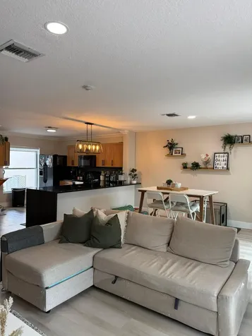 1120 W Lakes Drive Deerfield Beach FL 33442