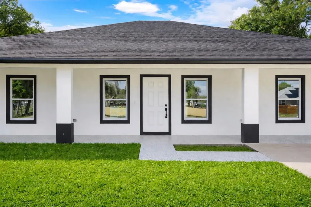 21483 NW 262nd Street Okeechobee FL 34972
