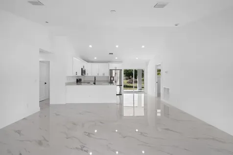 21483 NW 262nd Street Okeechobee FL 34972