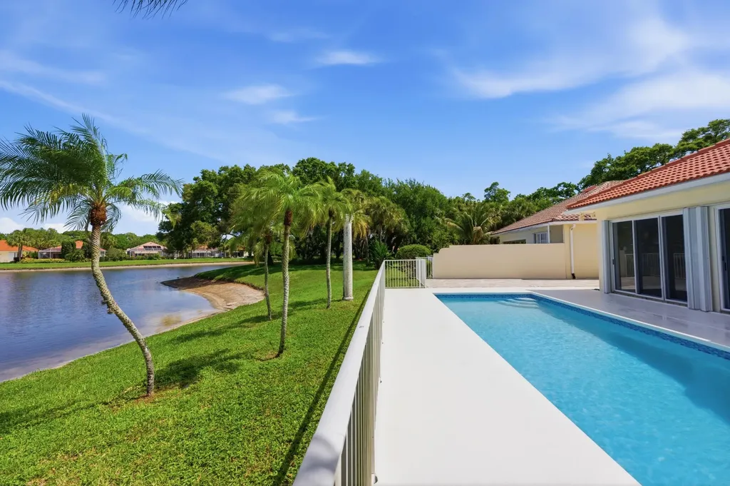283 Kelsey Park Circle Palm Beach Gardens FL 33410