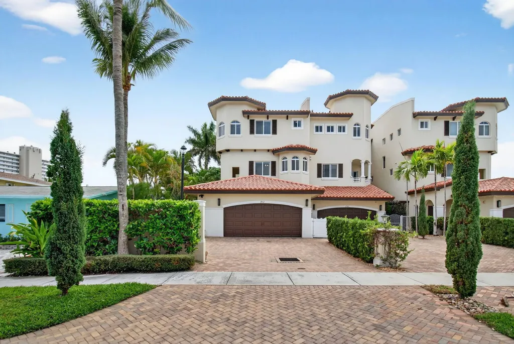 1942 NE 6th Street Deerfield Beach FL 33441